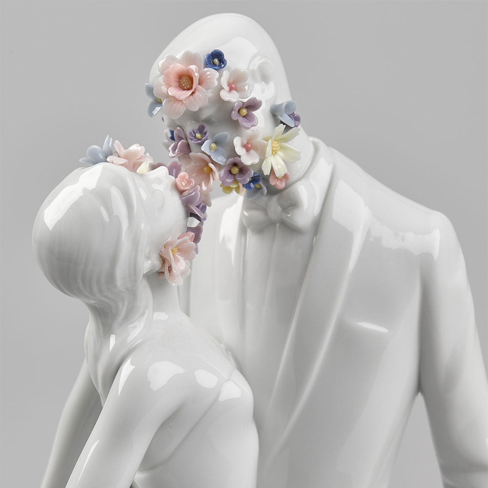 Statueta din portelan, Love I Blossoms by Virginia Gonzalez - LLADRO