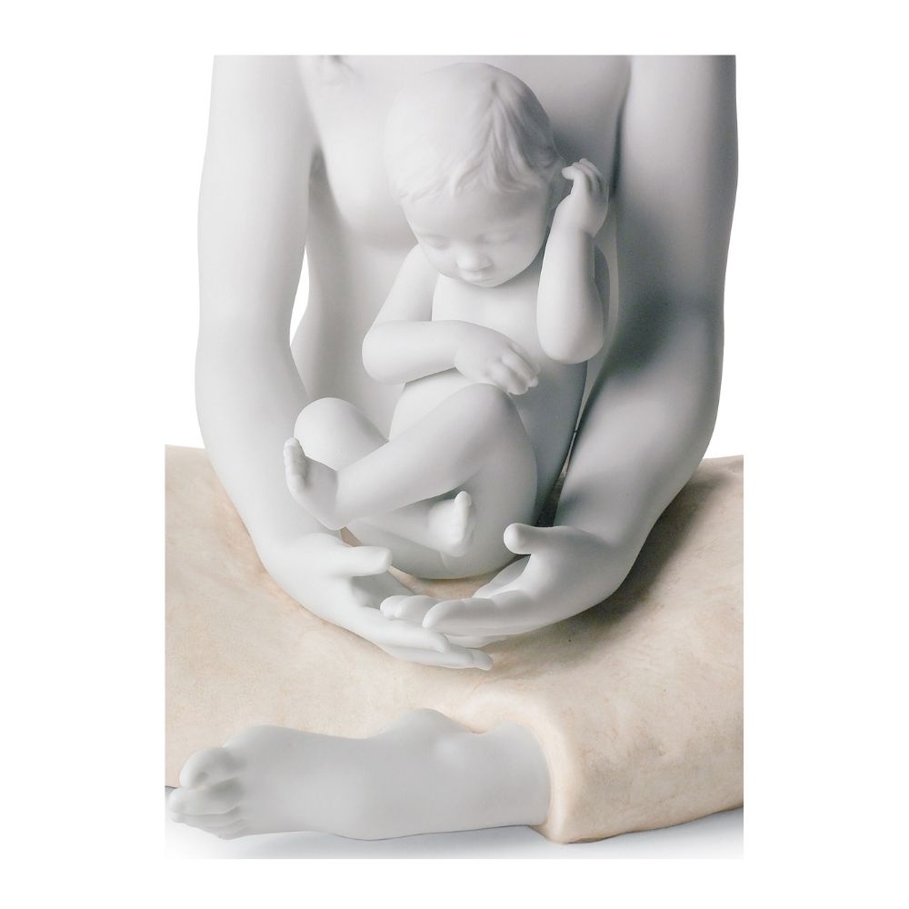 Statueta din portelan, The Mother by Jose Javier Malavia - LLADRO