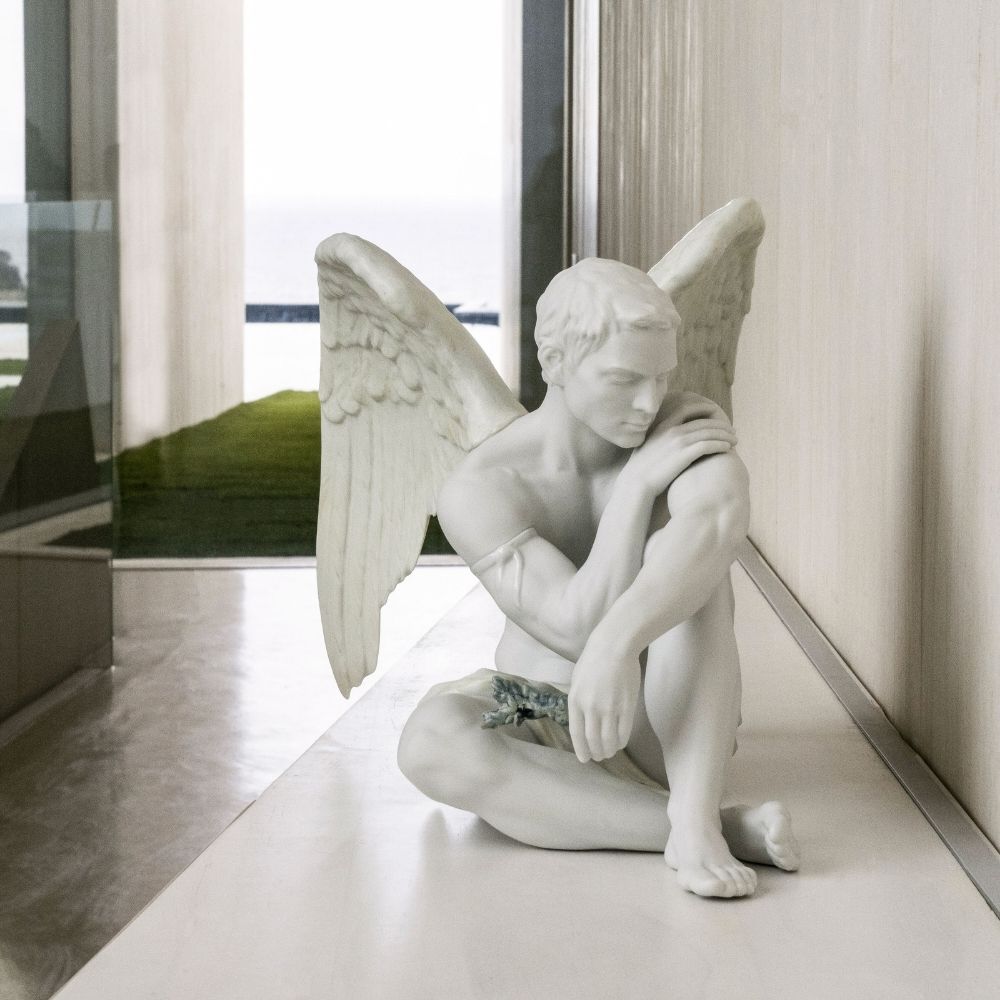 Sculptura din portelan, Protective Angel by Ernest Massuet - LLADRO