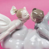 Statueta cuplu Wedding in the air by Virginia Gonzalez - LLADRO