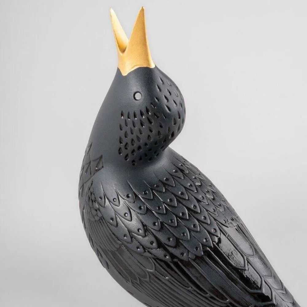 Sculptura din portelan, Black Starling I by Dept. Diseno y Decoracion - LLADRO