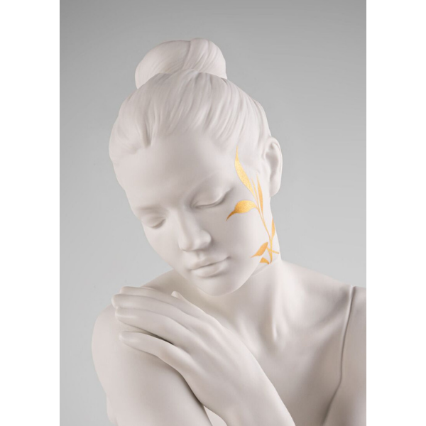 Statueta din portelan Reflections of Nature - Her by Ernest Massuet, 53 cm, alb - LLADRO