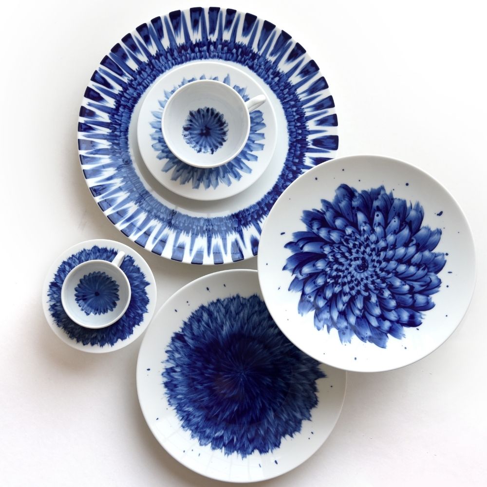 Platou rotund, In Bloom Or by Zemer Peled - BERNARDAUD