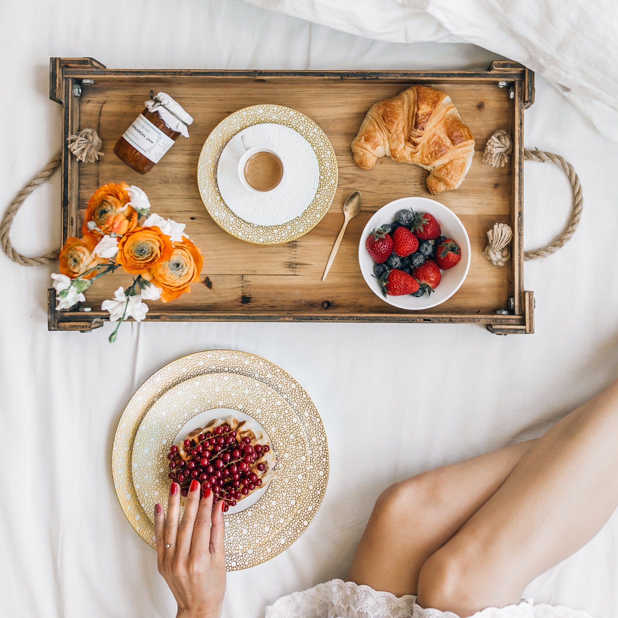 Set 2 cesti pentru espresso si farfurii, Ecume Mordore - BERNARDAUD