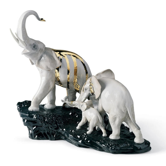 Sculptura din portelan, Elephants on Black Rock by Dept. Diseno y Decoracion - LLADRO