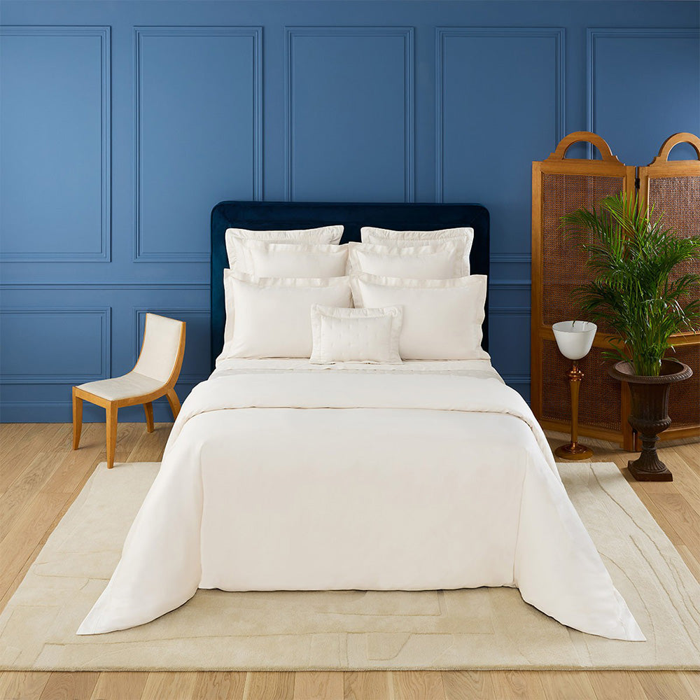 Cearceaf cu elastic pentru saltea 180x200 cm, satin, Triomphe Nacre - YVES DELORME