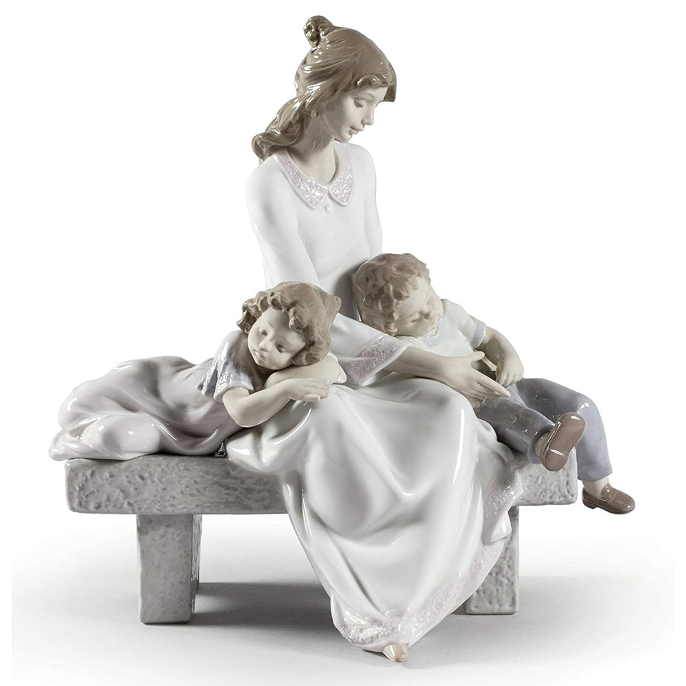 Sculptura An afternoon Nap Mother by Antonio Ramos - LLADRO