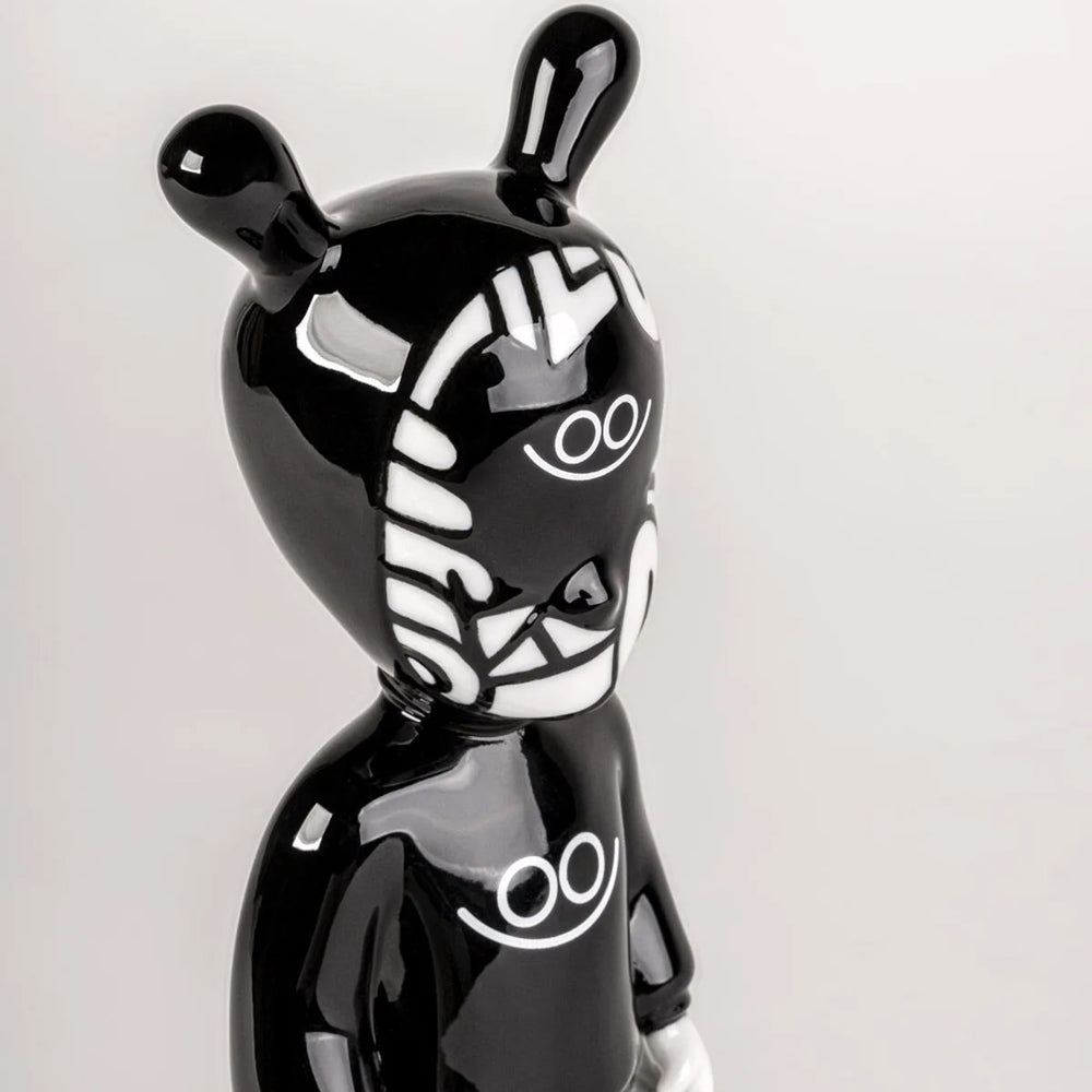 Sculptura din portelan, 30 cm, The Guest by Diaz-Faes - LLADRO