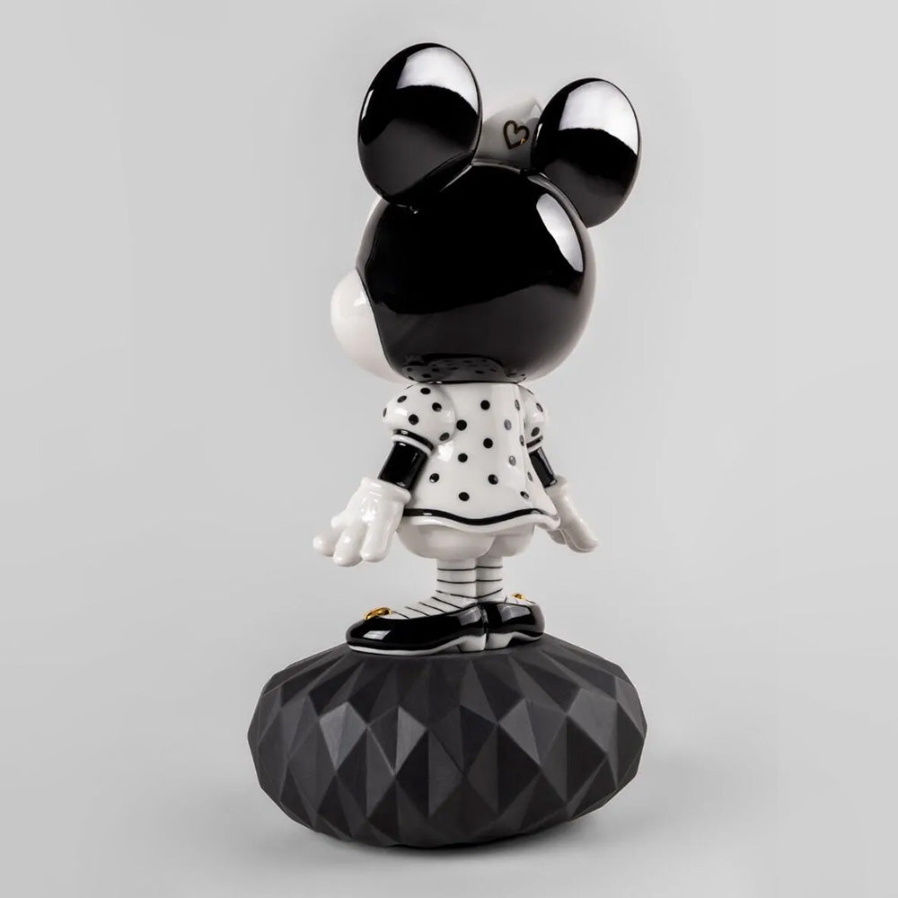Sculptura din portelan, Black and White, 31 cm, Minnie by Eva Maria Cuerva - LLADRO