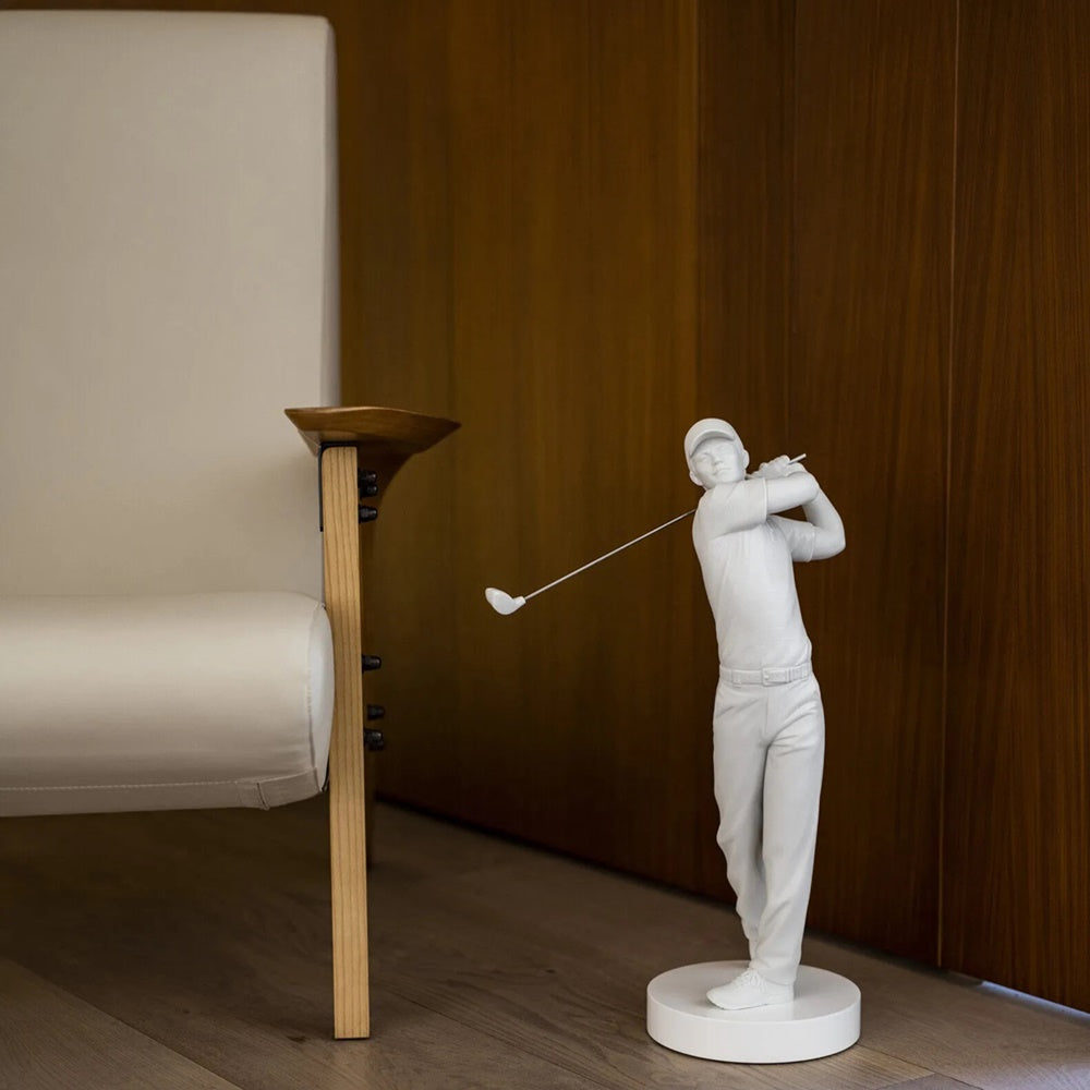 Sculptura din portelan, Golf Champion Man by Jose Javier Malavia - LLADRO